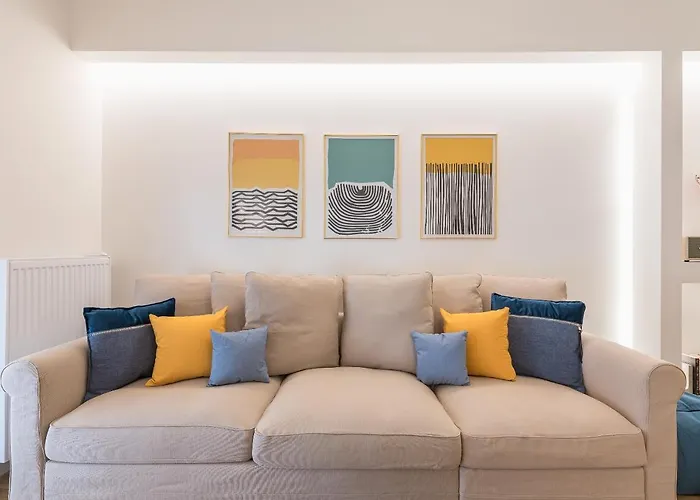Chic And Comfort Home In Central Athens